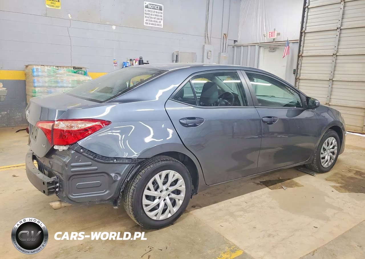 2018 Toyota Corolla Le VIN:2T1BURHE2JC071578 - 3