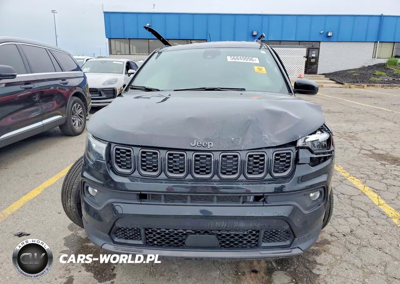 2025 Jeep Compass Latitude VIN:3C4NJDBN2ST610068 - 5