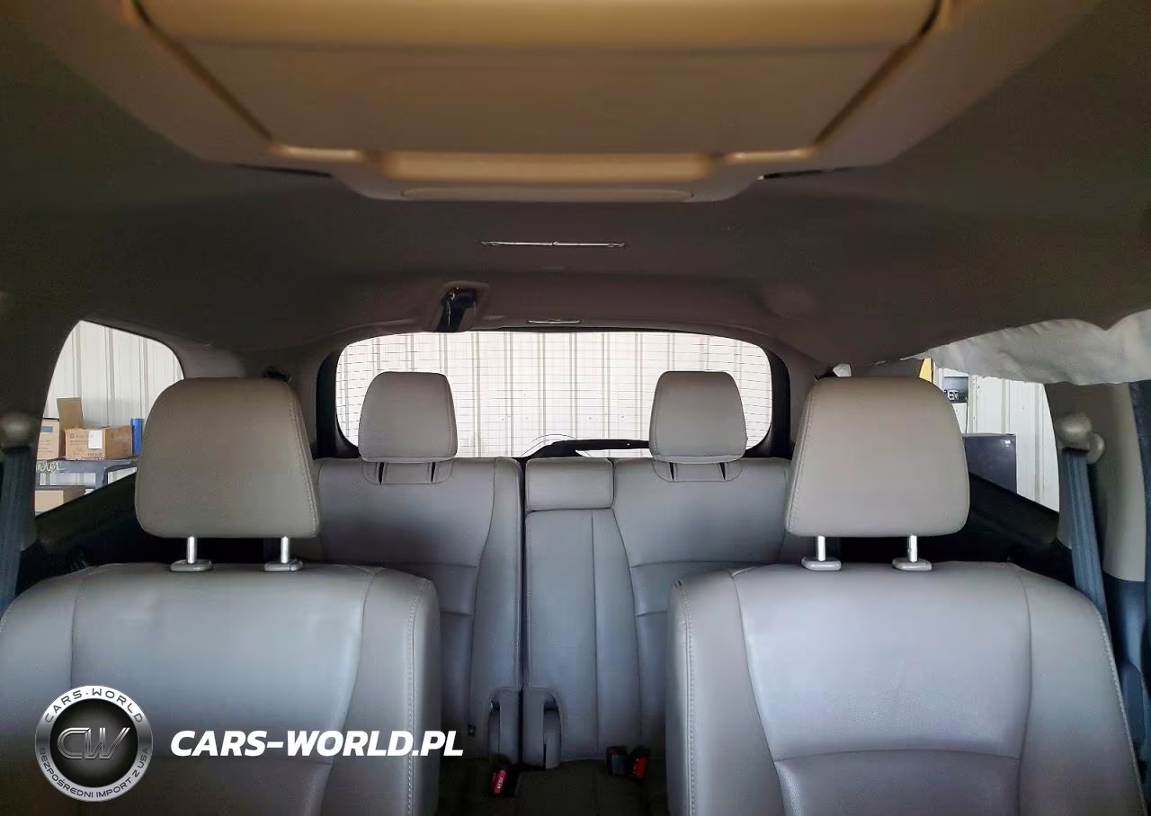 2019 Honda Pilot Touring VIN:5FNYF5H64KB001986 - 10