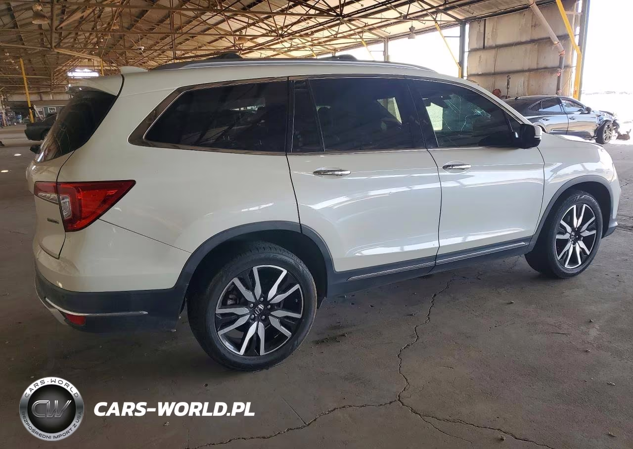 2019 Honda Pilot Touring VIN:5FNYF5H64KB001986 - 3