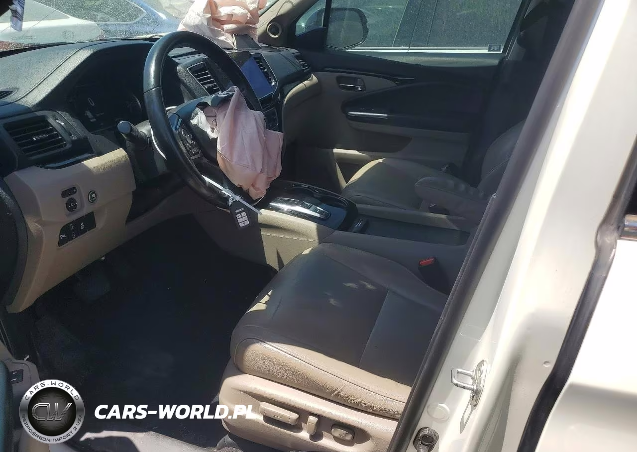 2019 Honda Pilot Touring VIN:5FNYF5H64KB001986 - 7