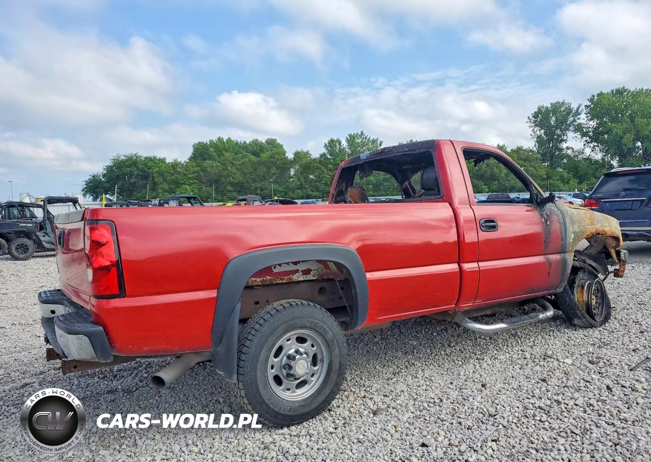 2004 GMC Sierra K2500 Heavy Duty VIN:1GTHK24UX4E399613 - 3