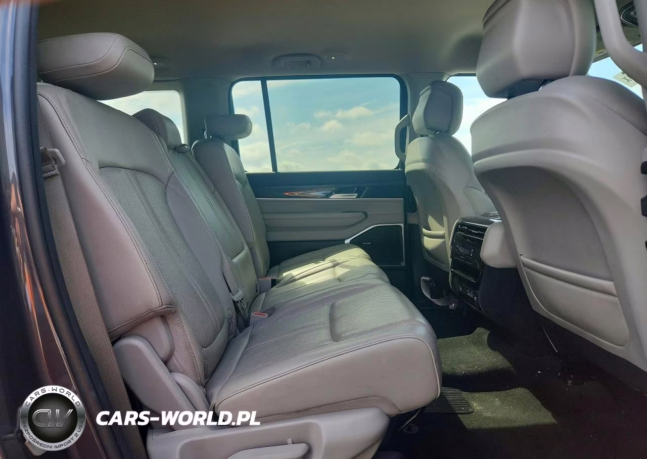 2022 Jeep Wagoneer Series Ii VIN:1C4SJVBT1NS157266 - 11