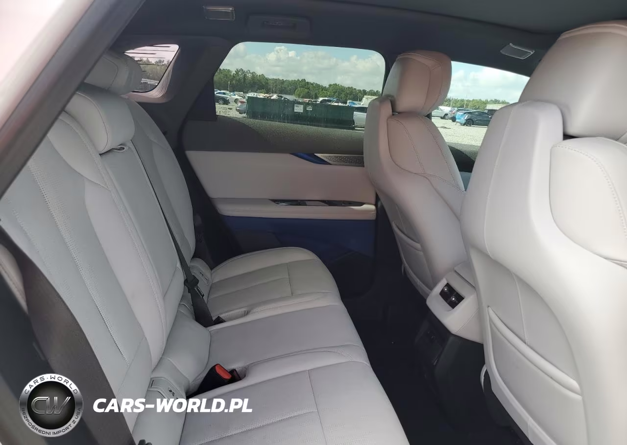 2025 Cadillac Optiq Sport VIN:3GYK3GMR4SS158591 - 11