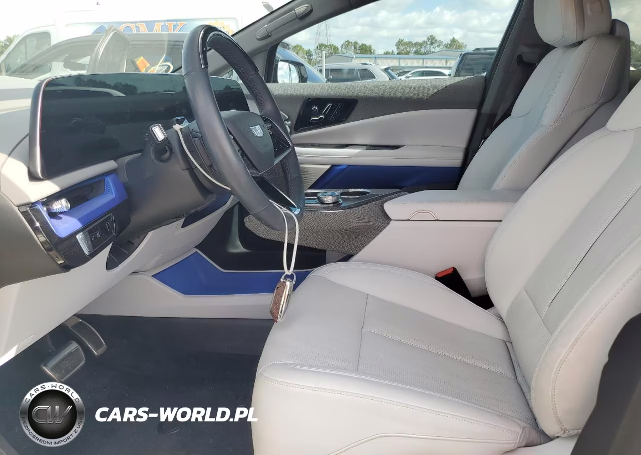 2025 Cadillac Optiq Sport VIN:3GYK3GMR4SS158591 - 7