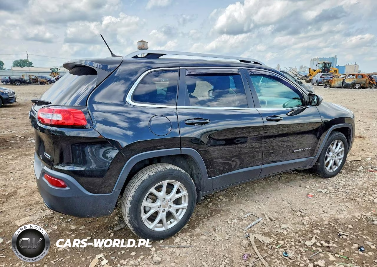 2015 Jeep Cherokee Latitude VIN:1C4PJLCB7FW721433 - 3