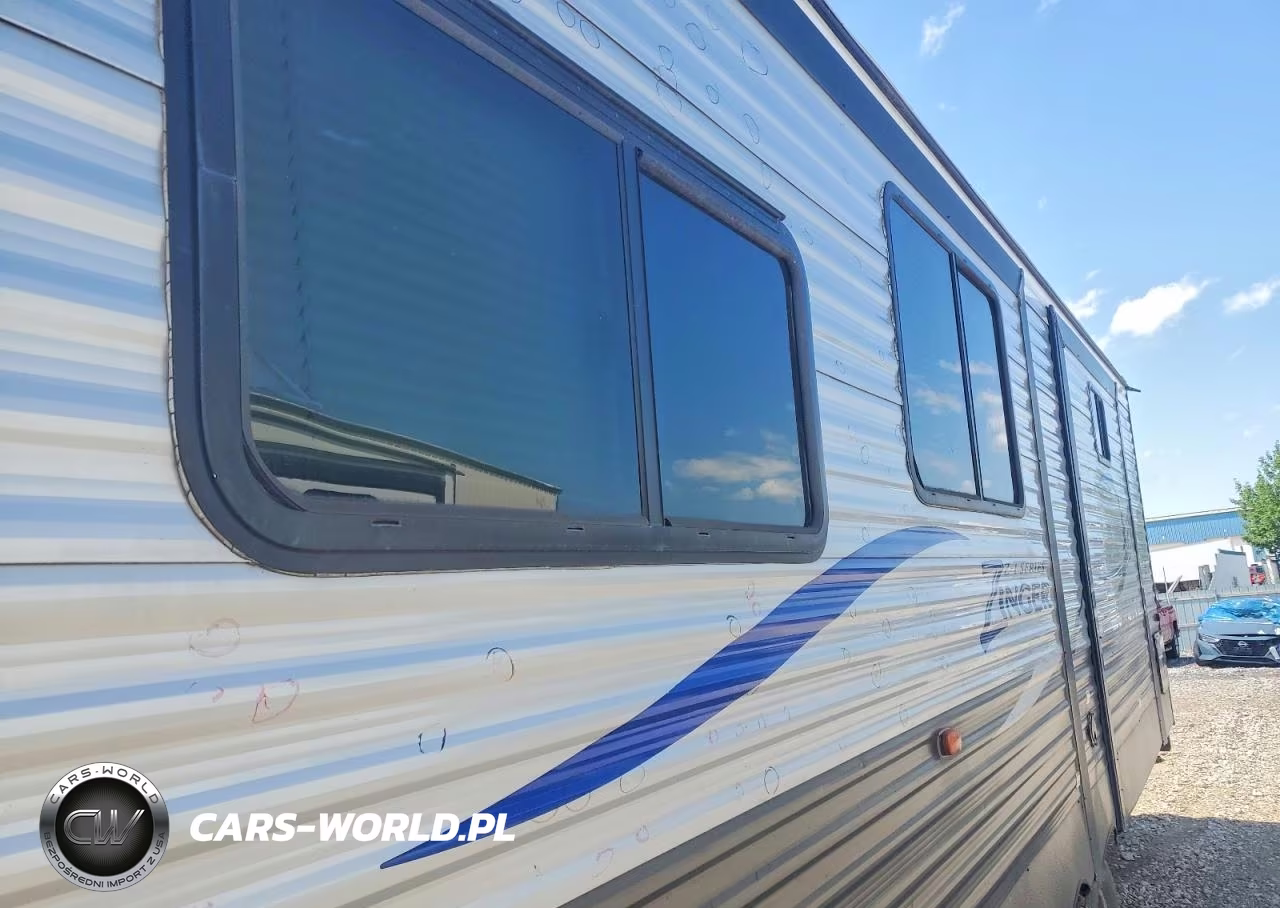 2018 Keystone Zinger Camper VIN:4YDT32824JS370358 - 9