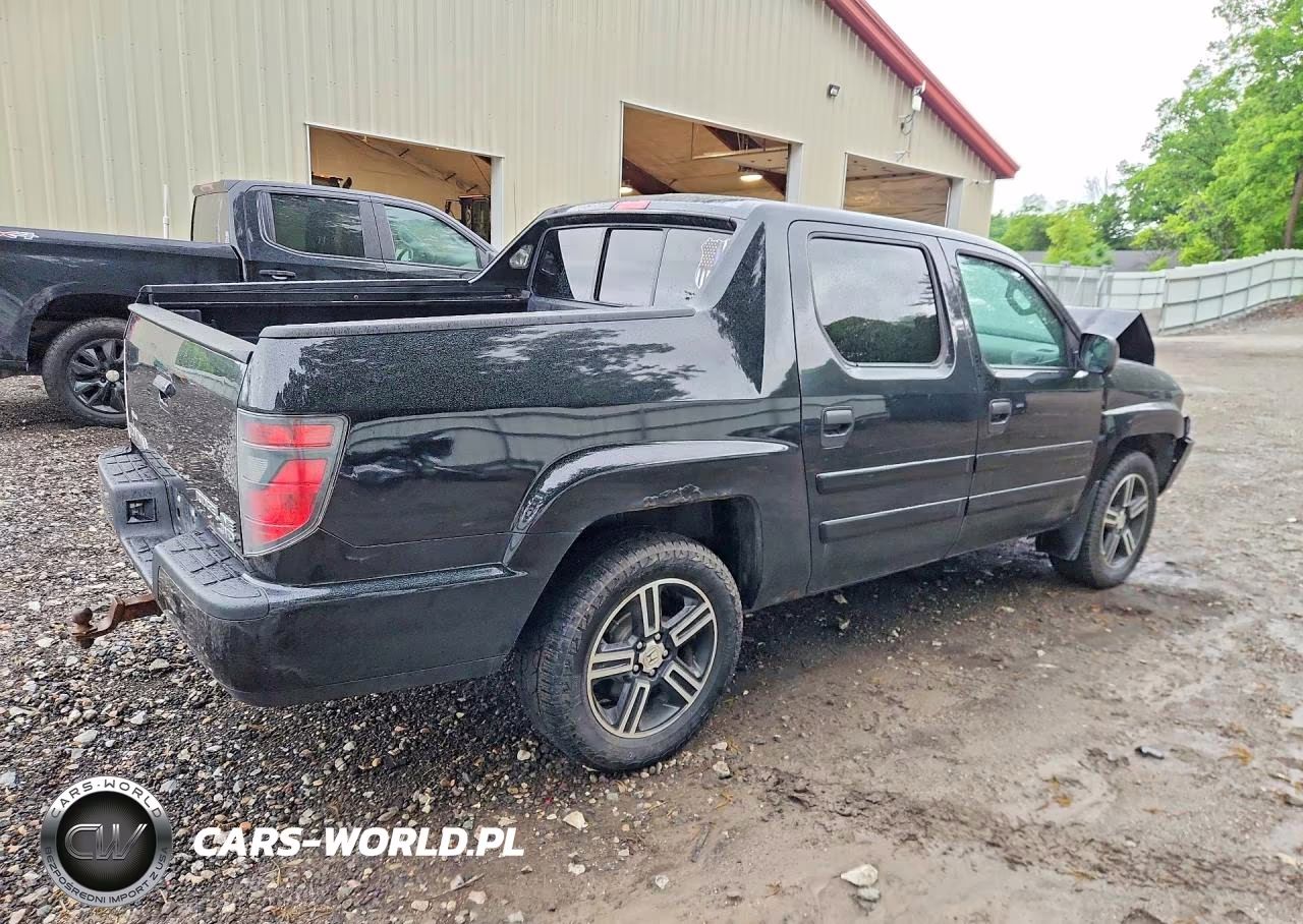 2014 Honda Ridgeline Sport VIN:5FPYK1F71EB008518 - 3