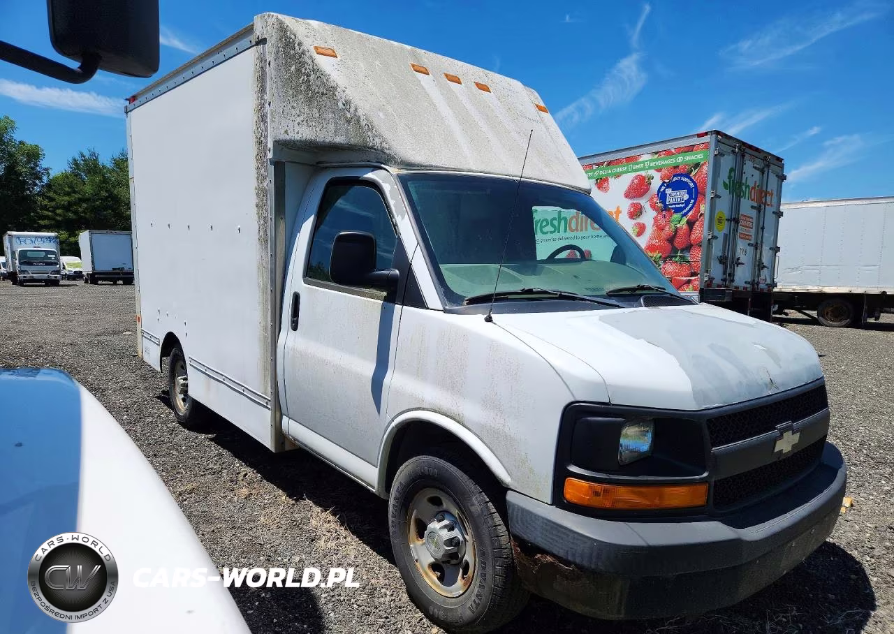 2008 Chevrolet Express Delivery Truck VIN:1GBHG31K481105294 - 4