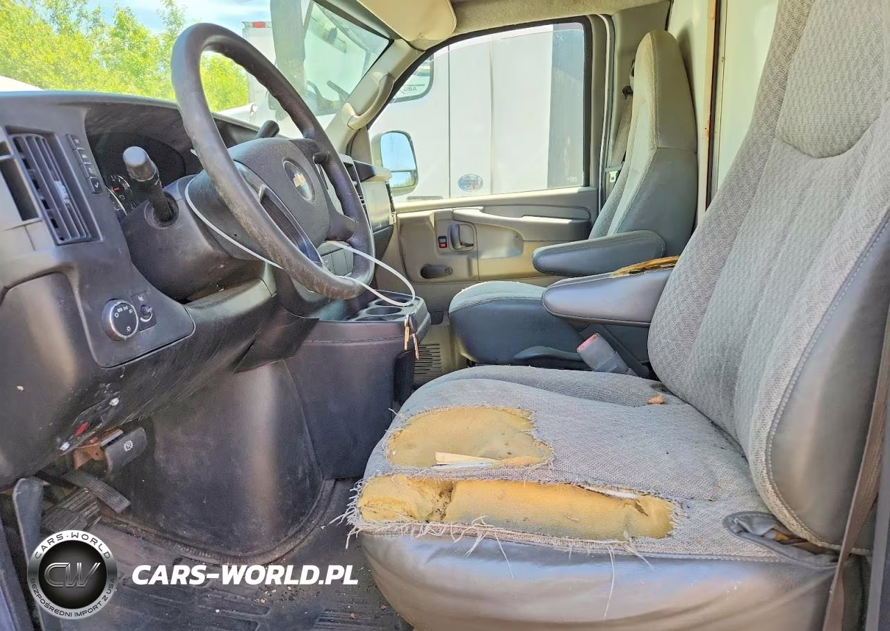 2008 Chevrolet Express Delivery Truck VIN:1GBHG31K481105294 - 7