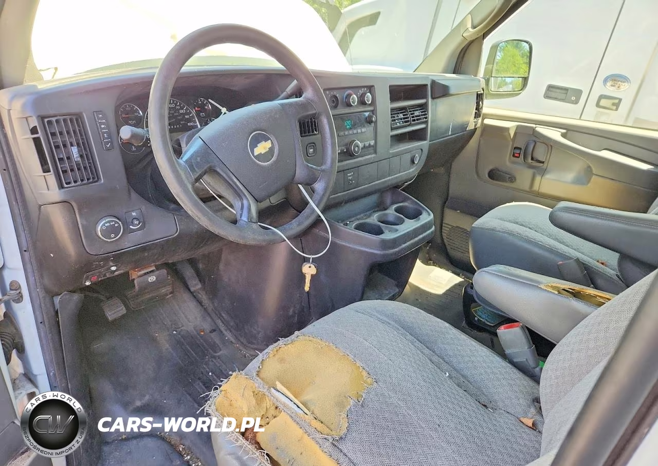2008 Chevrolet Express Delivery Truck VIN:1GBHG31K481105294 - 8