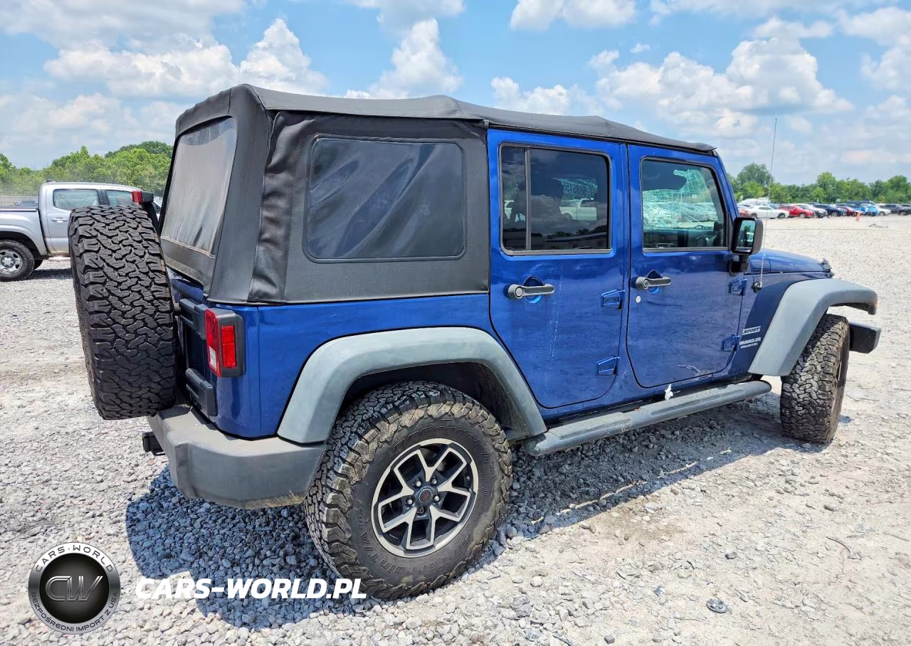 2010 Jeep Wrangler Unlimited Sport VIN:1J4BA3H1XAL184944 - 3