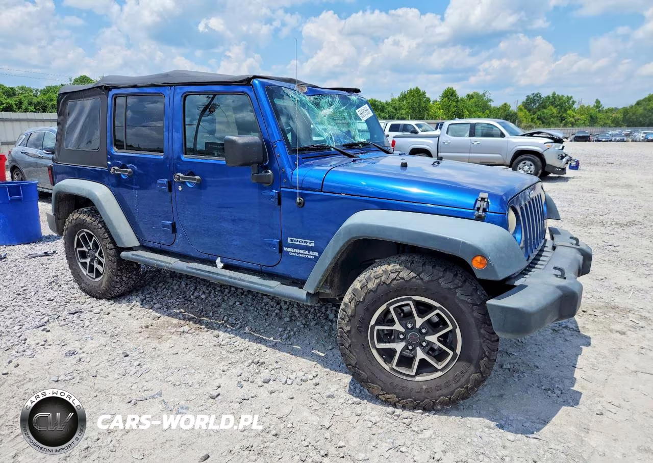 2010 Jeep Wrangler Unlimited Sport VIN:1J4BA3H1XAL184944 - 4