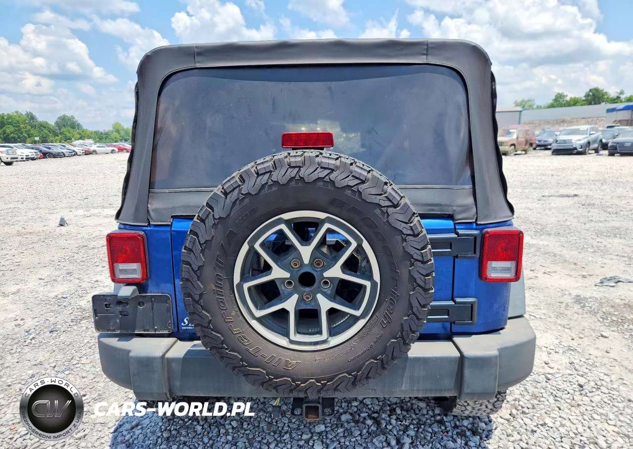 2010 Jeep Wrangler Unlimited Sport VIN:1J4BA3H1XAL184944 - 6