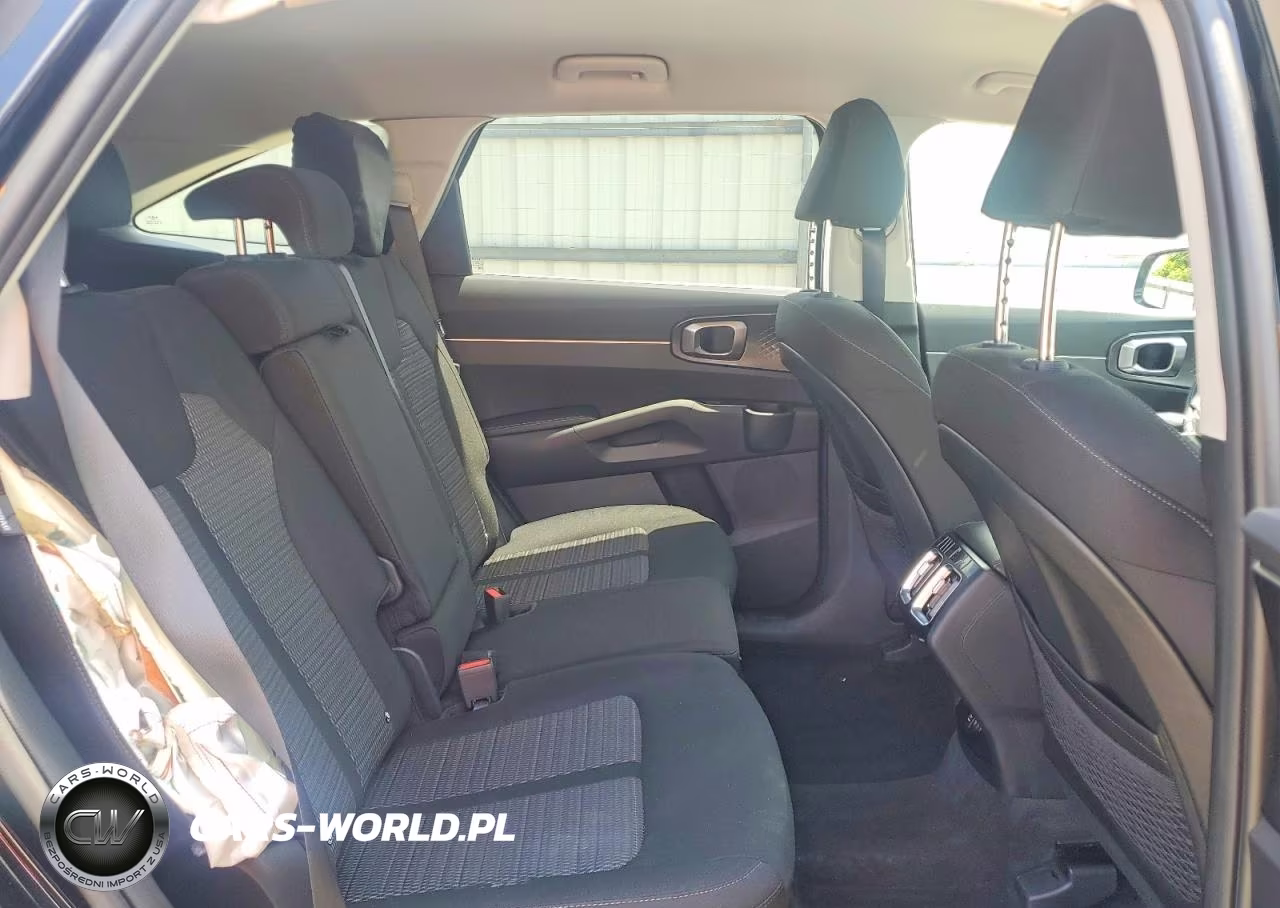 2026 Kia Sorento Lx VIN:5XYRG4JC6TG415955 - 11