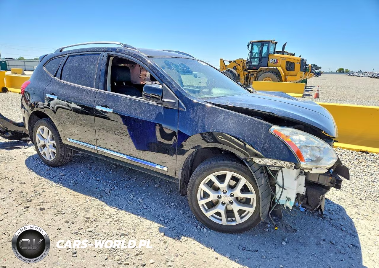 2013 Nissan Rogue S VIN:JN8AS5MV0DW648009 - 4