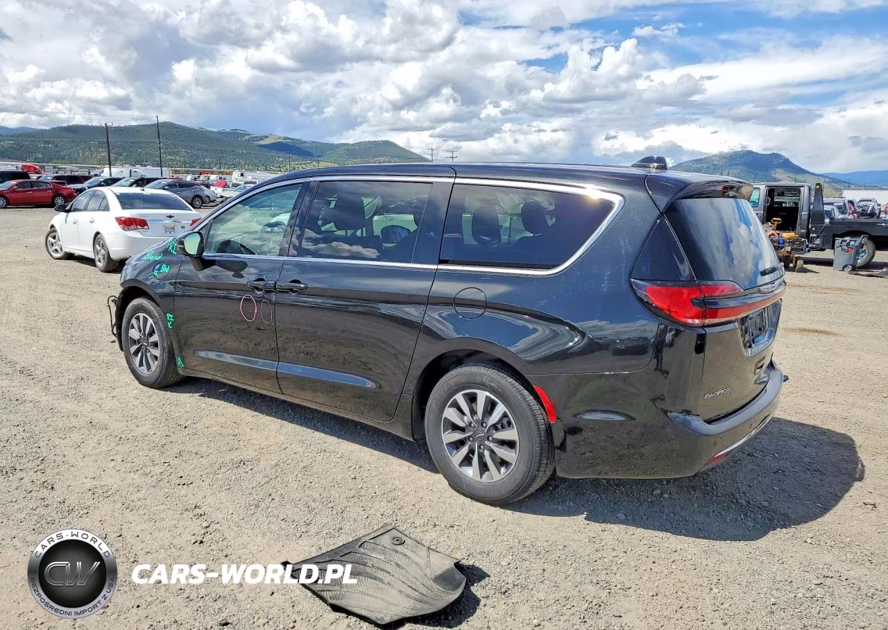 2022 Chrysler Pacifica Hybrid Touring L VIN:2C4RC1L74NR156181 - 2