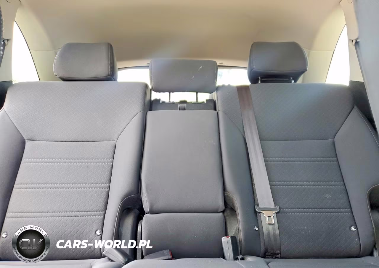 2019 Kia Sorento L VIN:5XYPG4A38KG592092 - 10