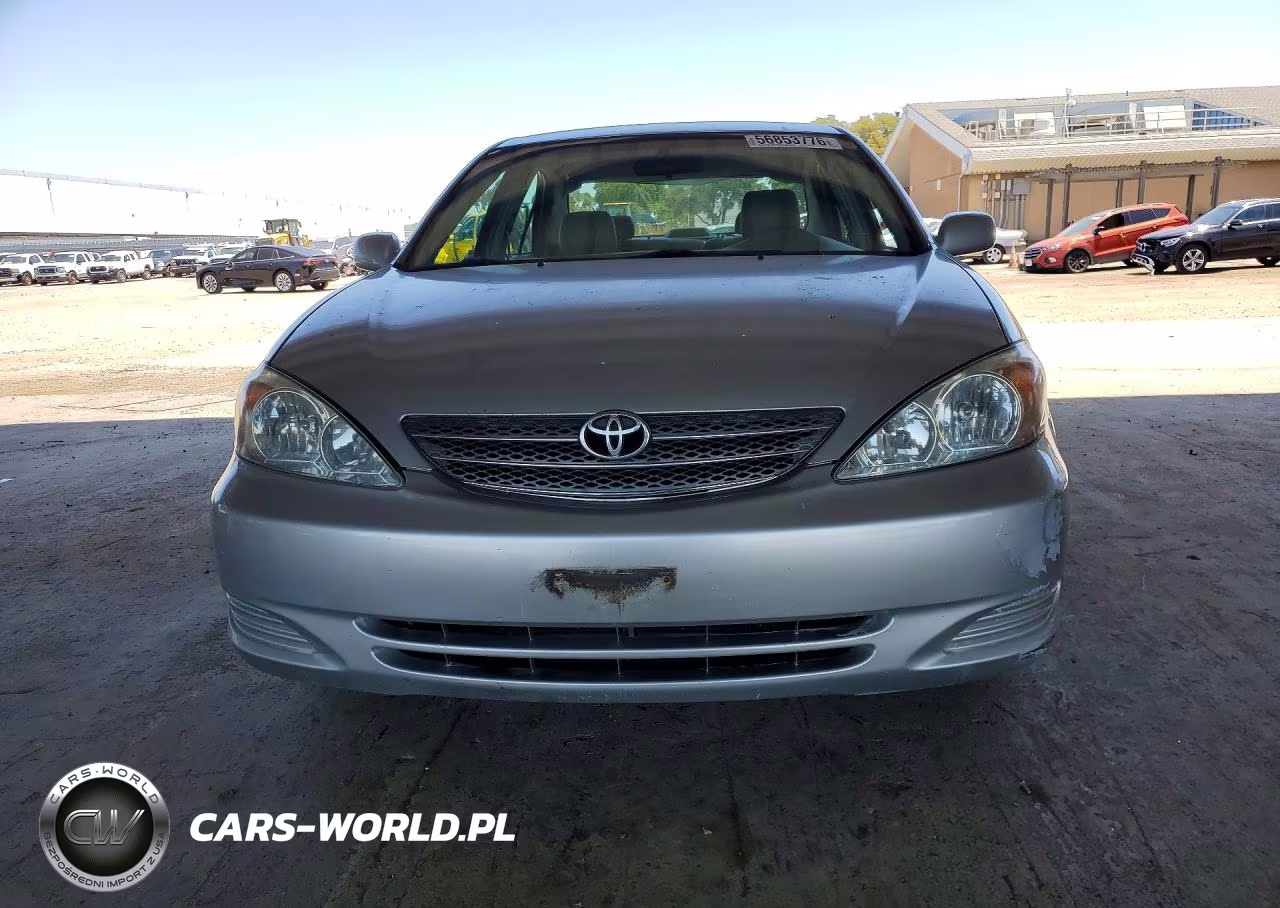 2003 Toyota Camry Le VIN:4T1BE30K83U725741 - 5