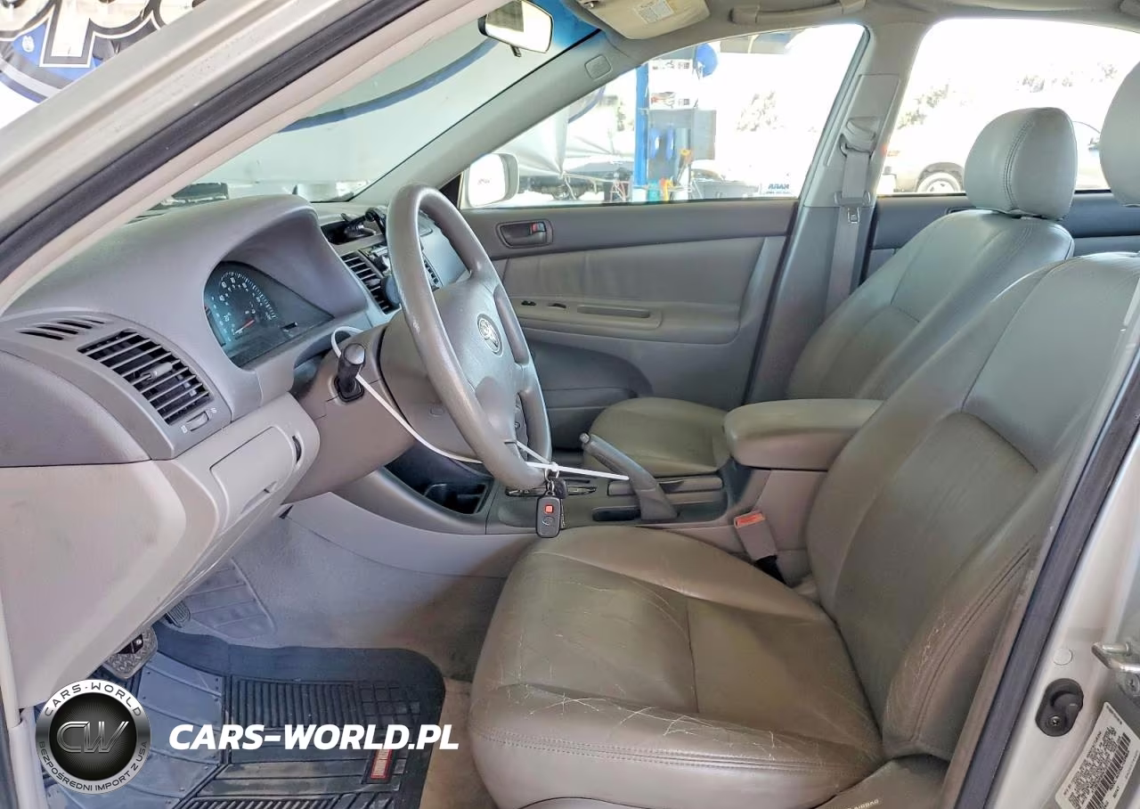 2003 Toyota Camry Le VIN:4T1BE30K83U725741 - 7