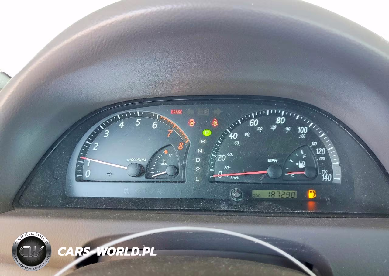 2003 Toyota Camry Le VIN:4T1BE30K83U725741 - 9