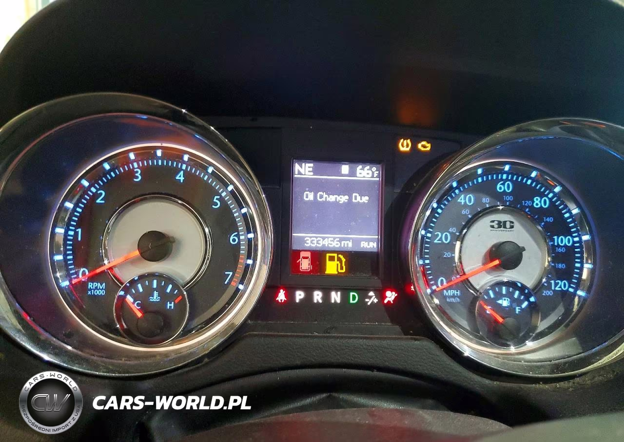 2014 Chrysler Town & Country Touring L VIN:2C4RC1CG9ER423637 - 9