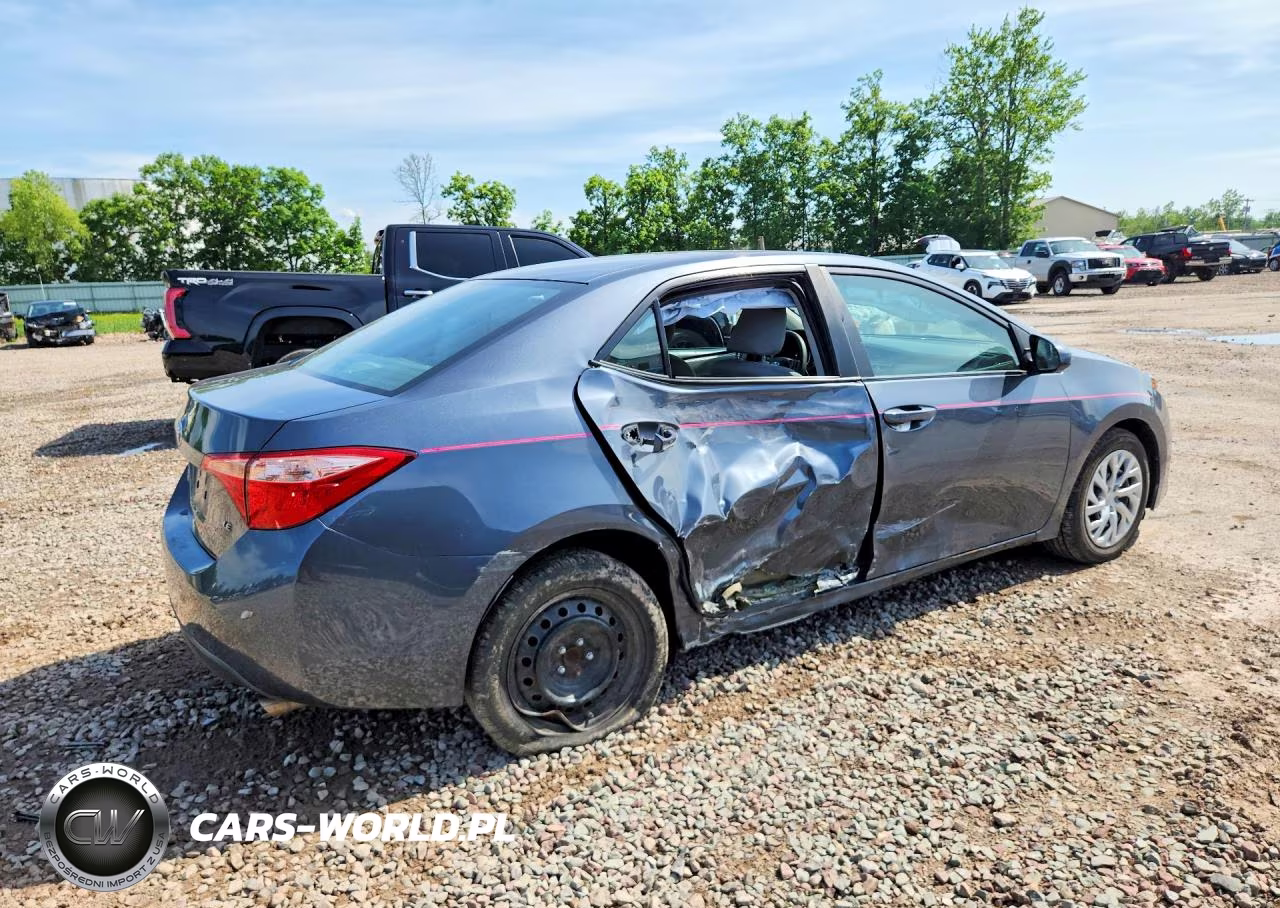 2018 Toyota Corolla Le VIN:2T1BURHE4JC008417 - 3