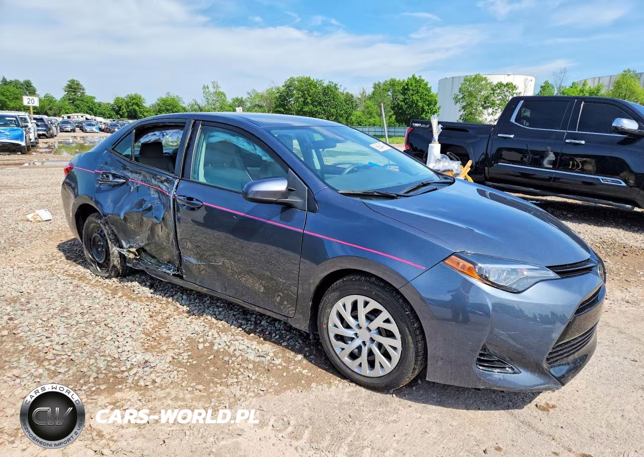 2018 Toyota Corolla Le VIN:2T1BURHE4JC008417 - 4