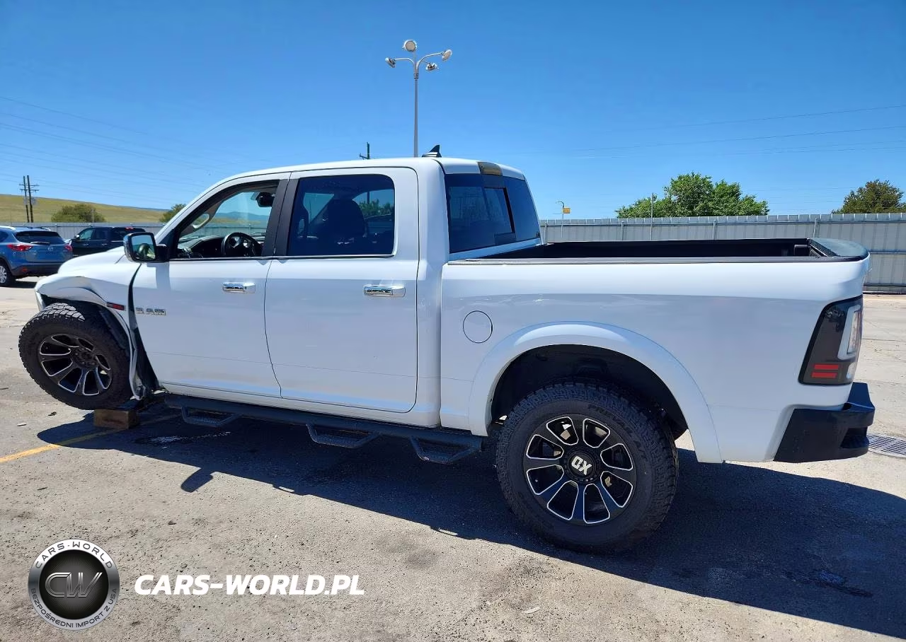 2016 Ram 1500 Laramie VIN:1C6RR7NM9GS418595 - 2