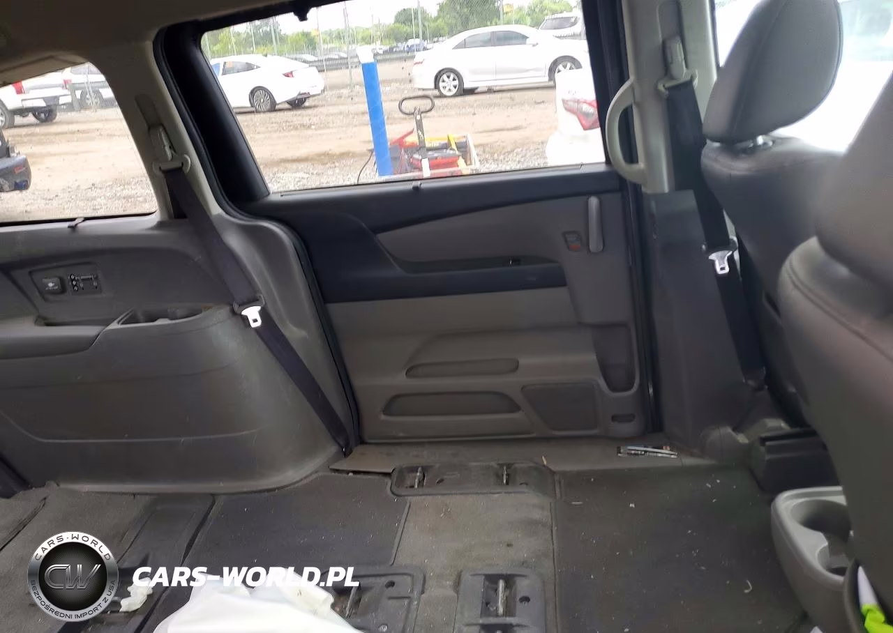 2011 Honda Odyssey Touring VIN:5FNRL5H9XBB072858 - 10