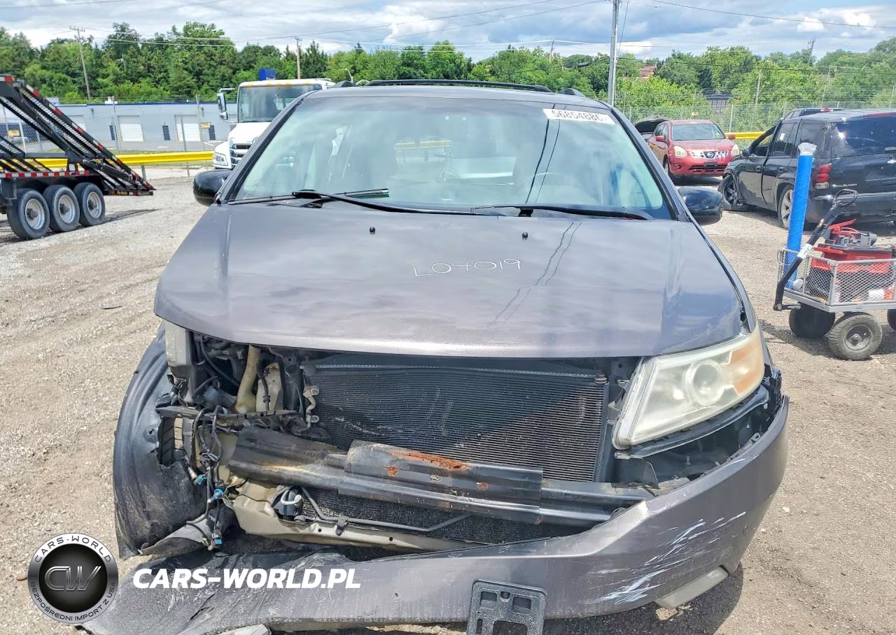 2011 Honda Odyssey Touring VIN:5FNRL5H9XBB072858 - 5