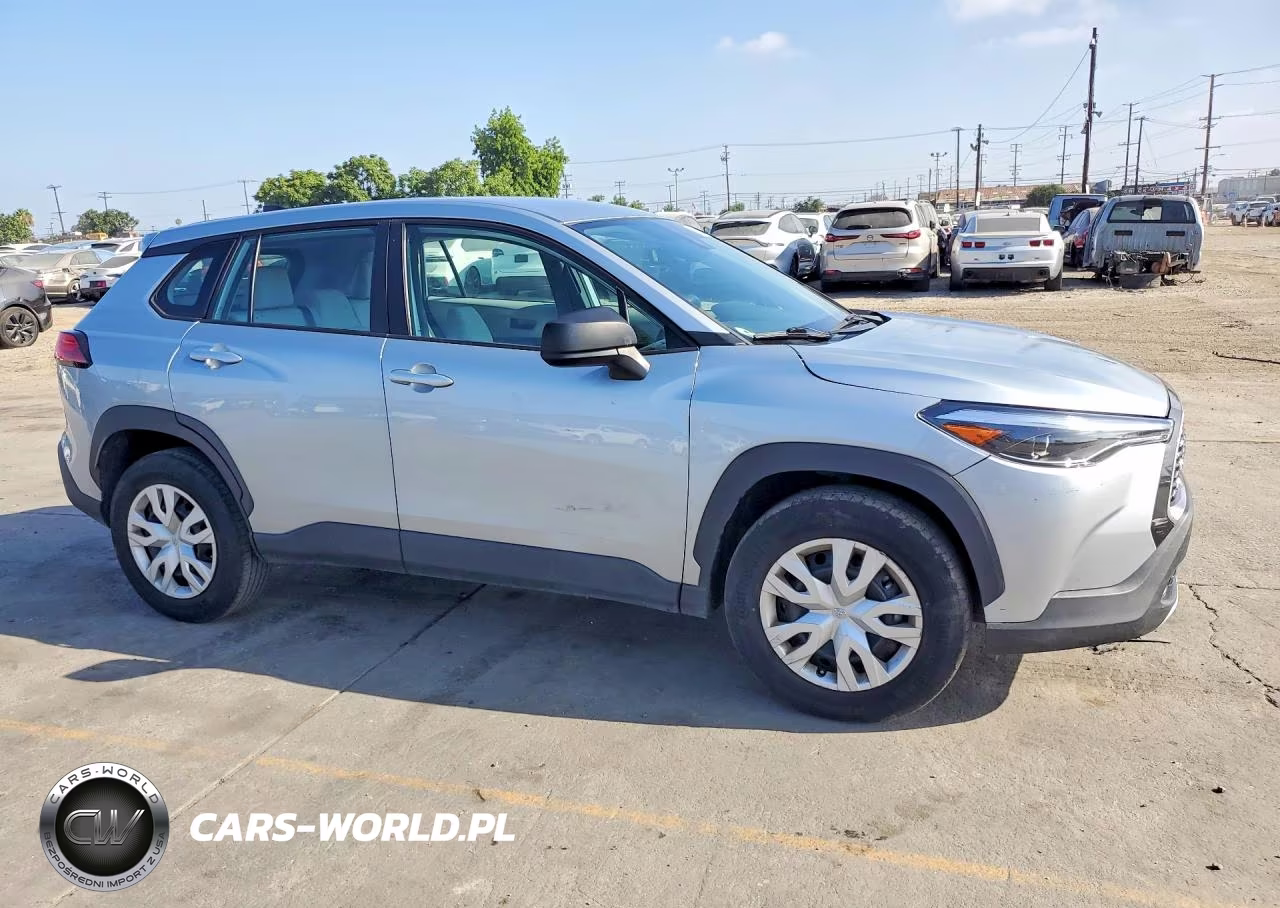 2022 Toyota Corolla Cross L VIN:7MUAAAAG2NV001213 - 4