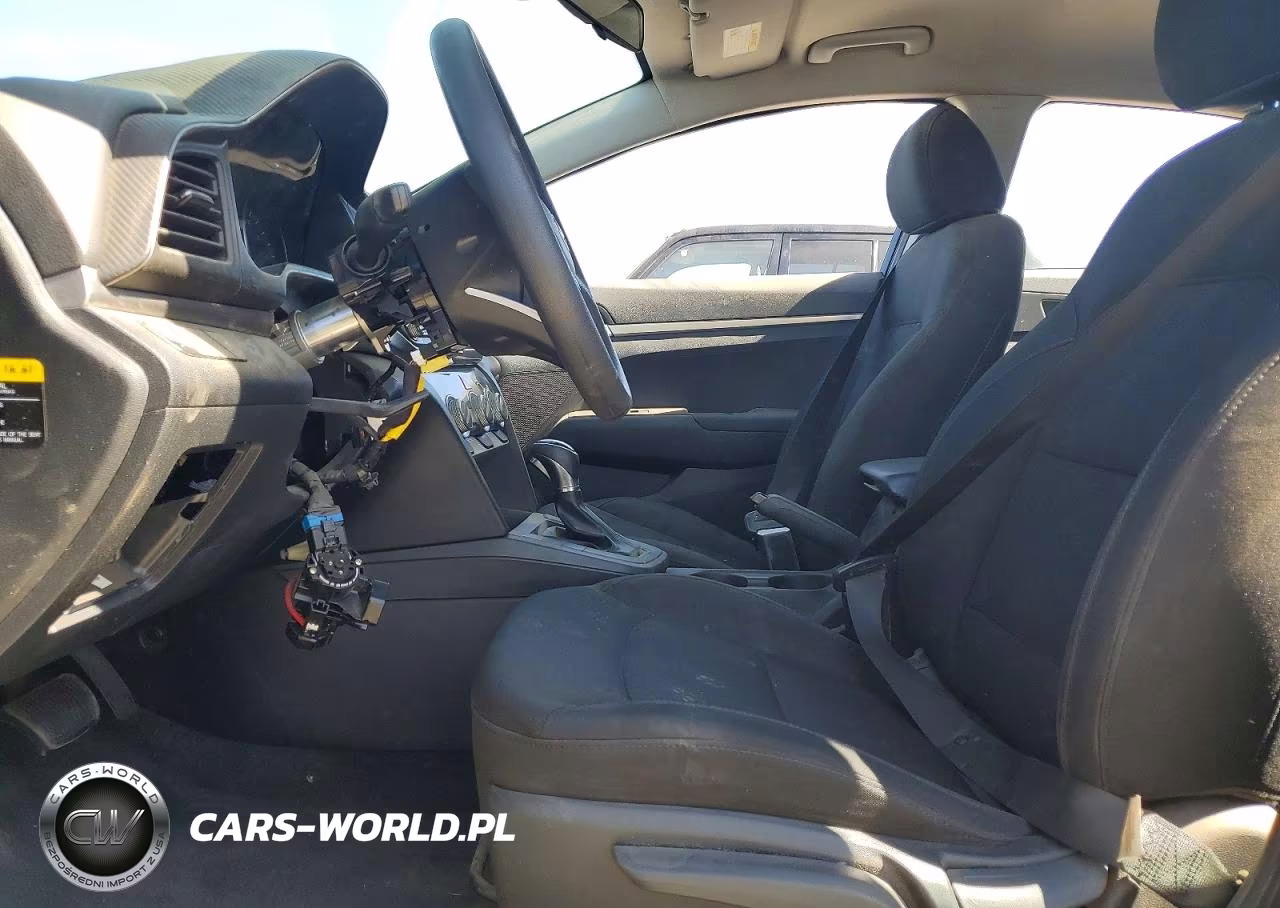 2019 Hyundai Elantra Se VIN:5NPD74LF8KH417568 - 7