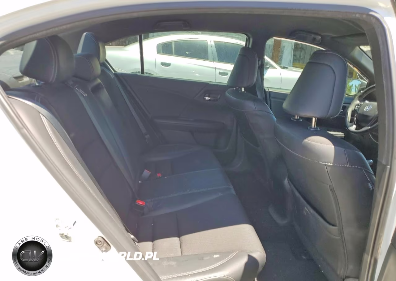 2016 Honda Accord Sport VIN:1HGCR2F5XGA046670 - 10