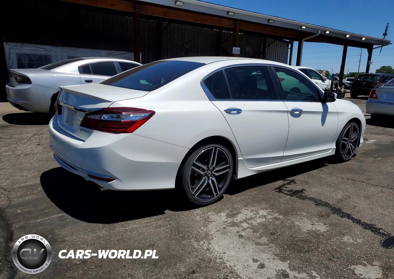 2016 Honda Accord Sport VIN:1HGCR2F5XGA046670 - 3