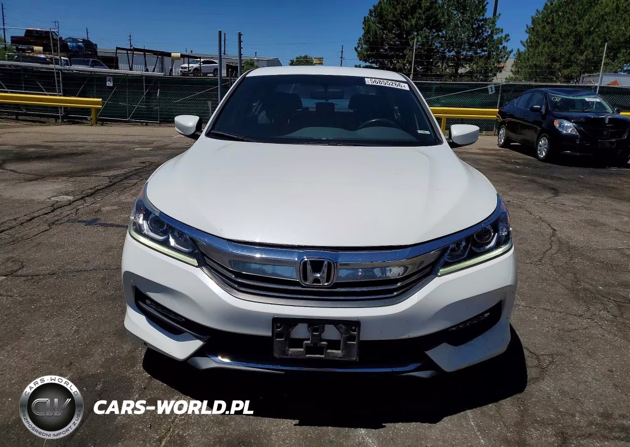 2016 Honda Accord Sport VIN:1HGCR2F5XGA046670 - 5