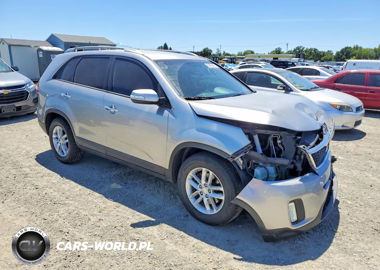 2014 Kia Sorento Lx VIN:5XYKT3A63EG478645 - 4