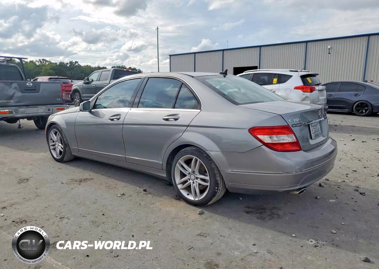 2010 Mercedes-Benz C300 VIN:WDDGF8BB6AR092342 - 2