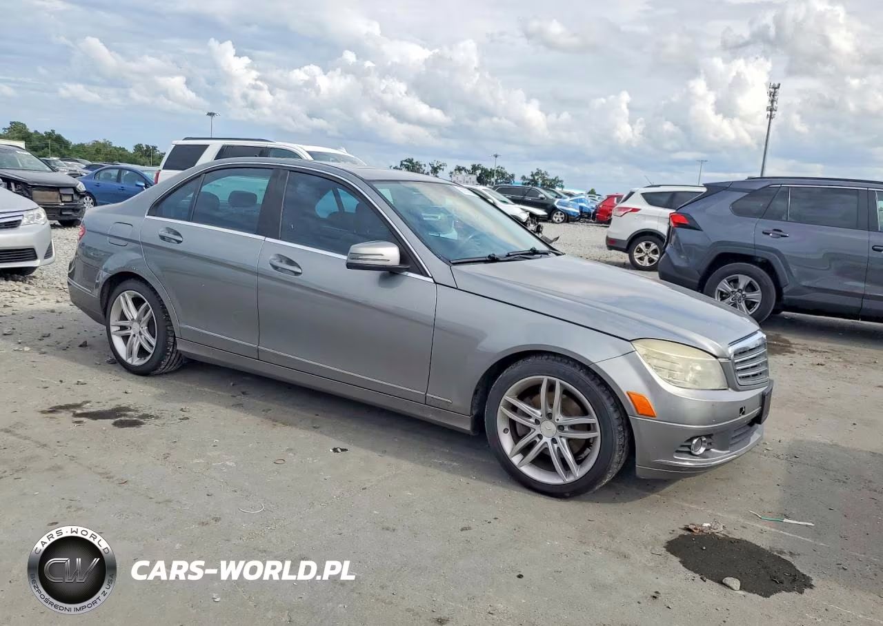2010 Mercedes-Benz C300 VIN:WDDGF8BB6AR092342 - 4