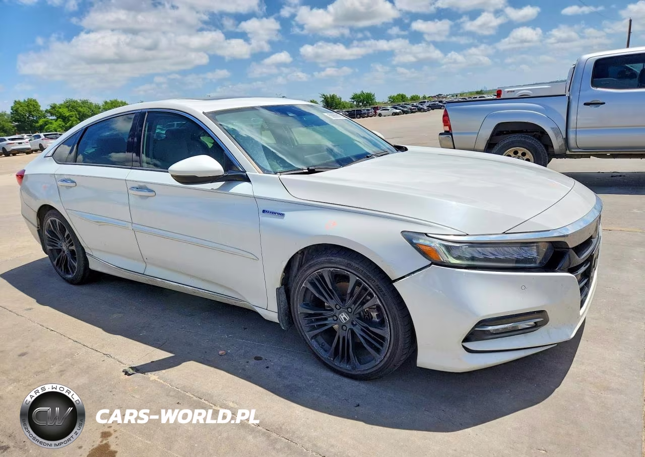 2018 Honda Accord Touring Hybrid VIN:1HGCV3F96JA002435 - 4