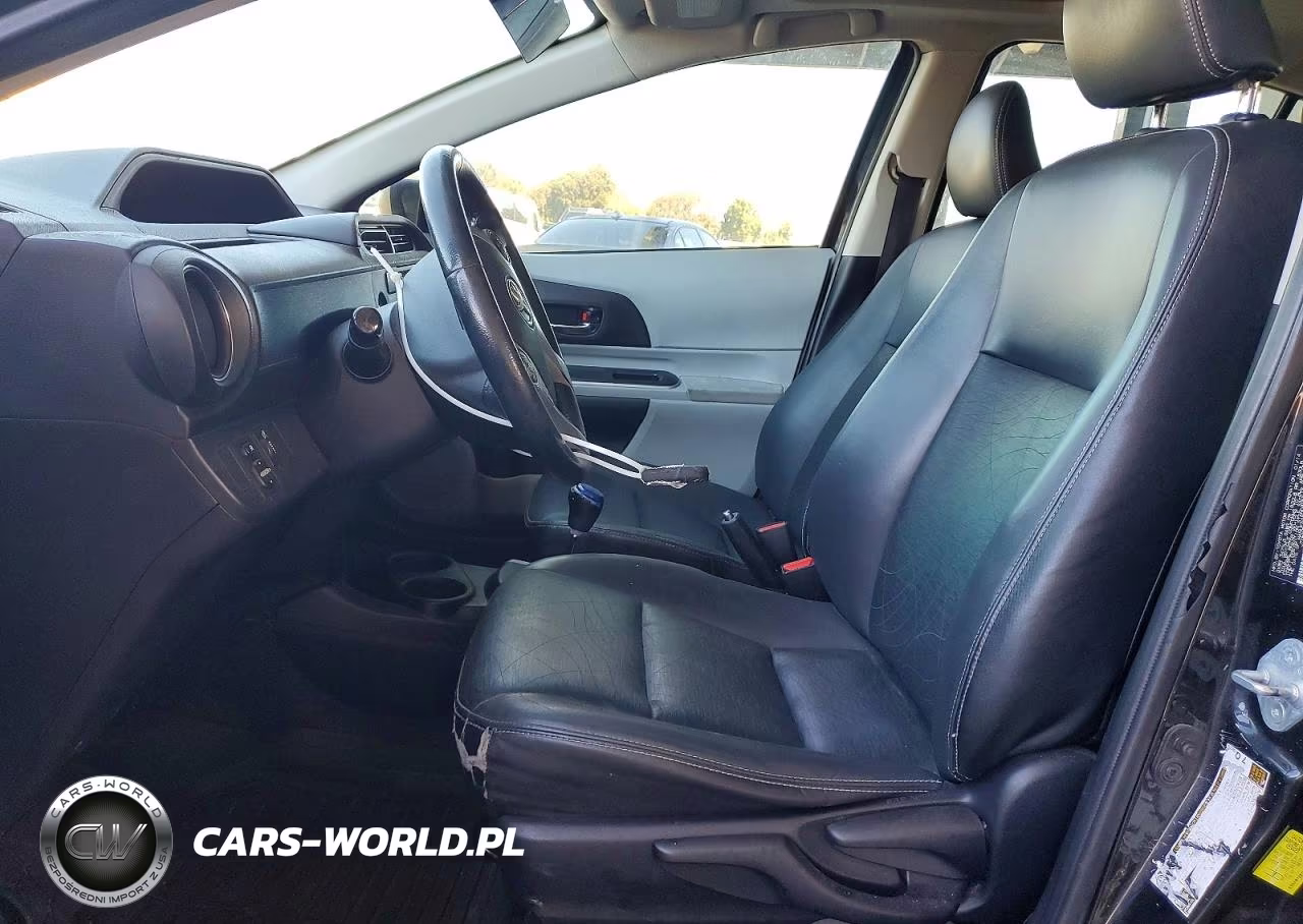 2014 Toyota Prius C Four VIN:JTDKDTB32E1062359 - 7
