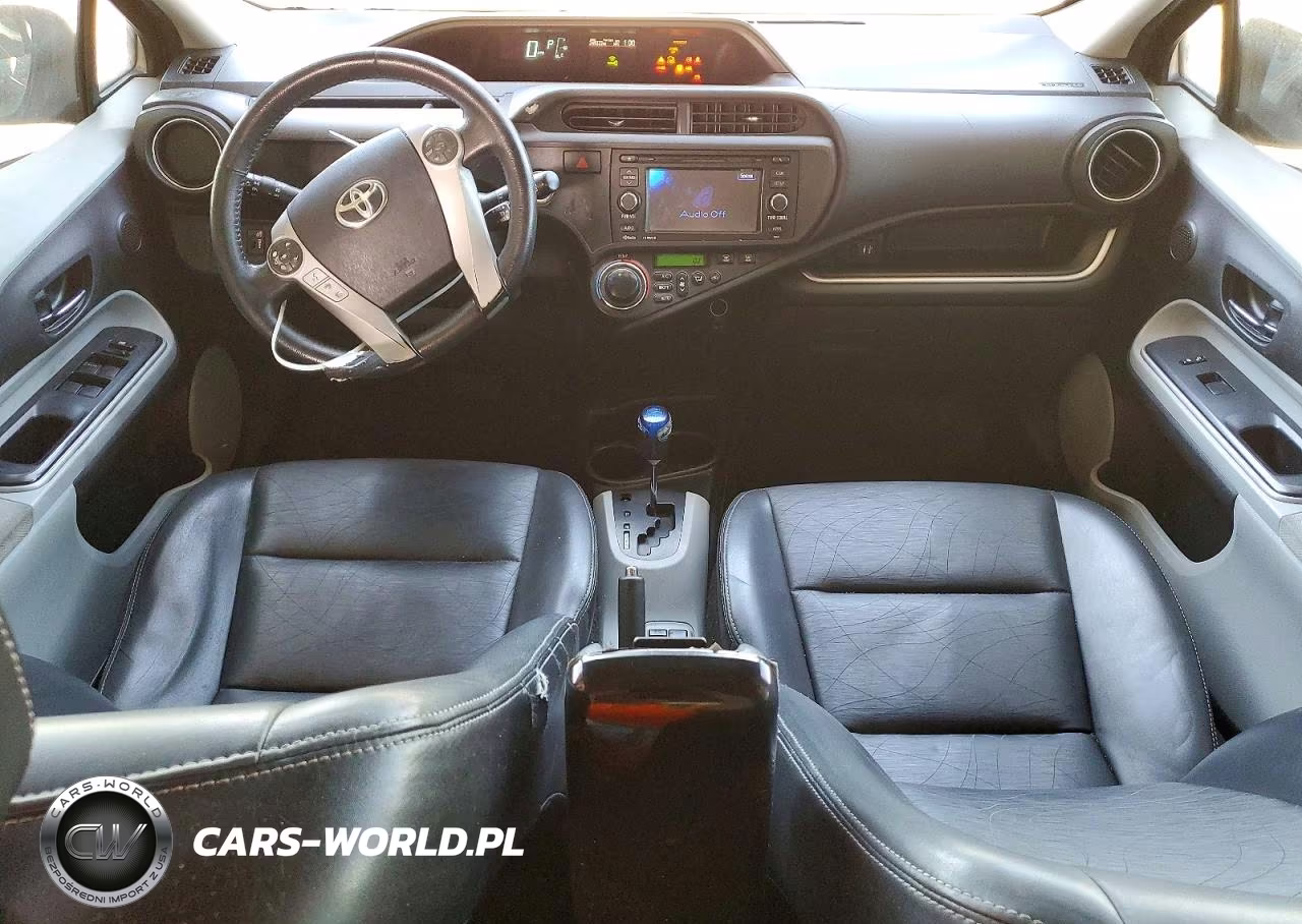 2014 Toyota Prius C Four VIN:JTDKDTB32E1062359 - 8