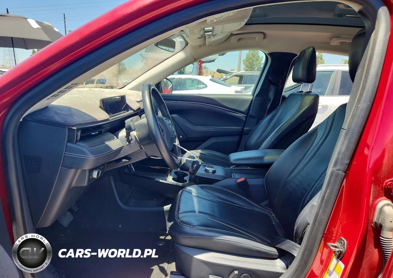 2021 Ford Mustang Mach-E Premium VIN:3FMTK3RMXMMA20561 - 7