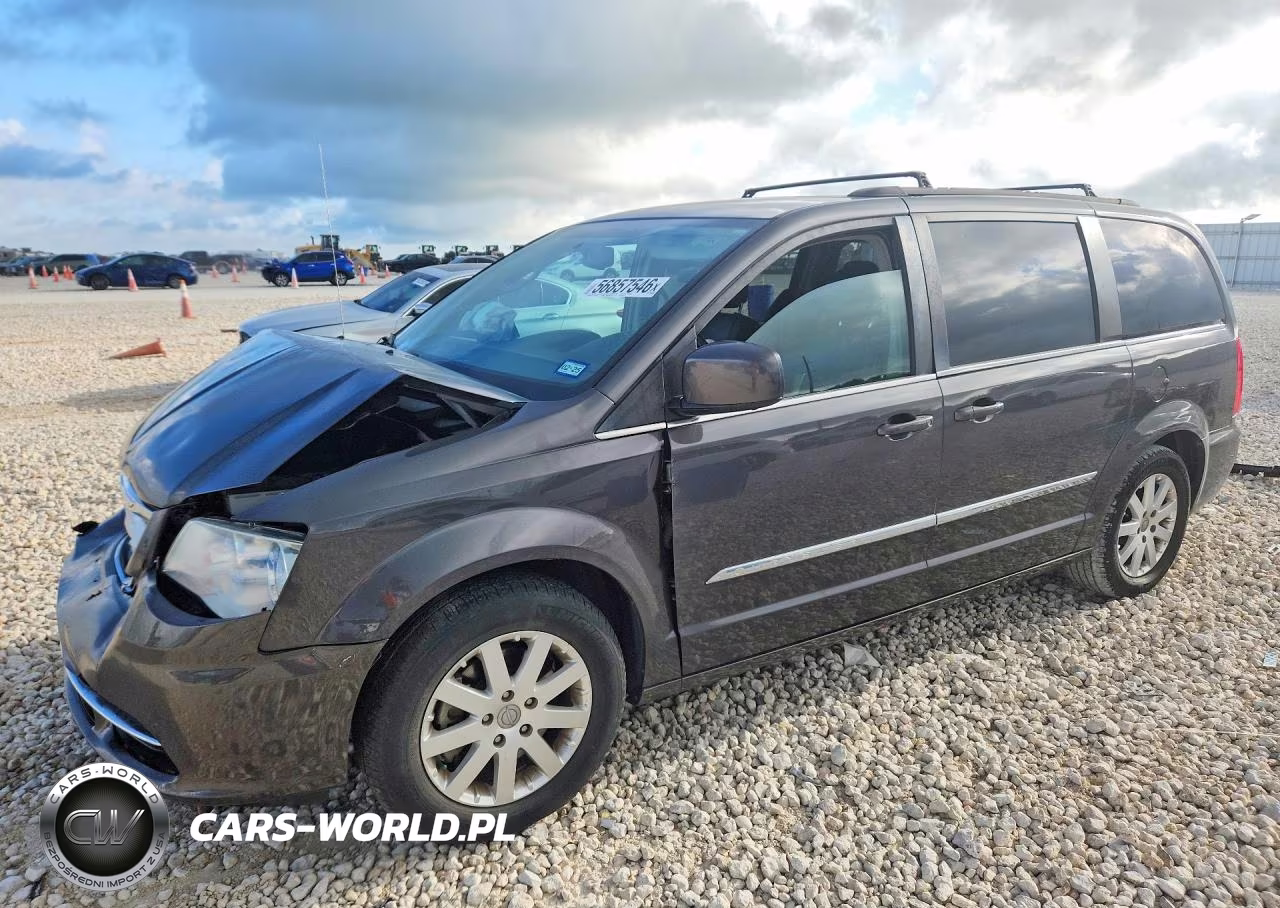 2015 Chrysler Town & Country Touring – zdjęcie 1 z 13