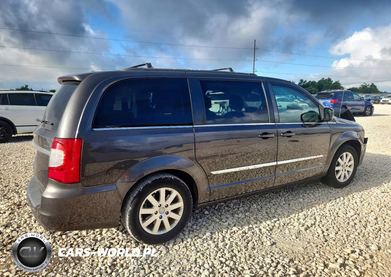2015 Chrysler Town & Country Touring VIN:2C4RC1BG4FR544613 - 3