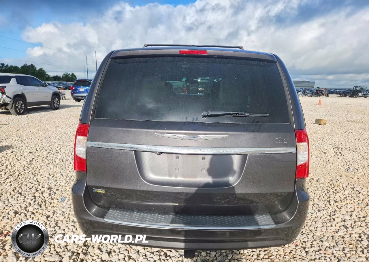 2015 Chrysler Town & Country Touring VIN:2C4RC1BG4FR544613 - 6