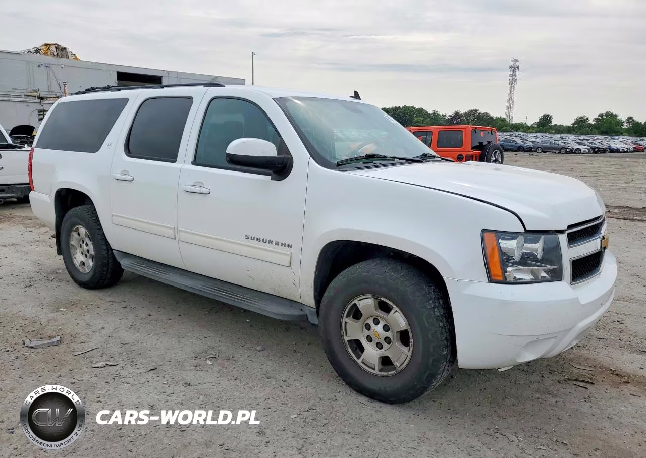 2013 Chevrolet Suburban K1500 Lt VIN:1GNSKJE71DR310021 - 4