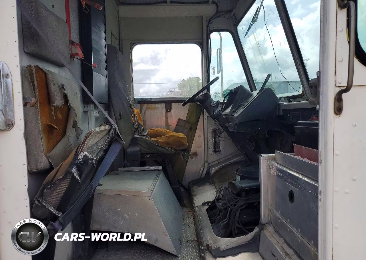 1993 Chevrolet P30 - Van Cab And Chassis VIN:1GBKP32K4P3324120 - 7