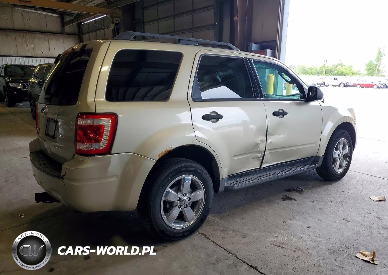 2011 Ford Escape Xlt VIN:1FMCU0D78BKC16626 - 3