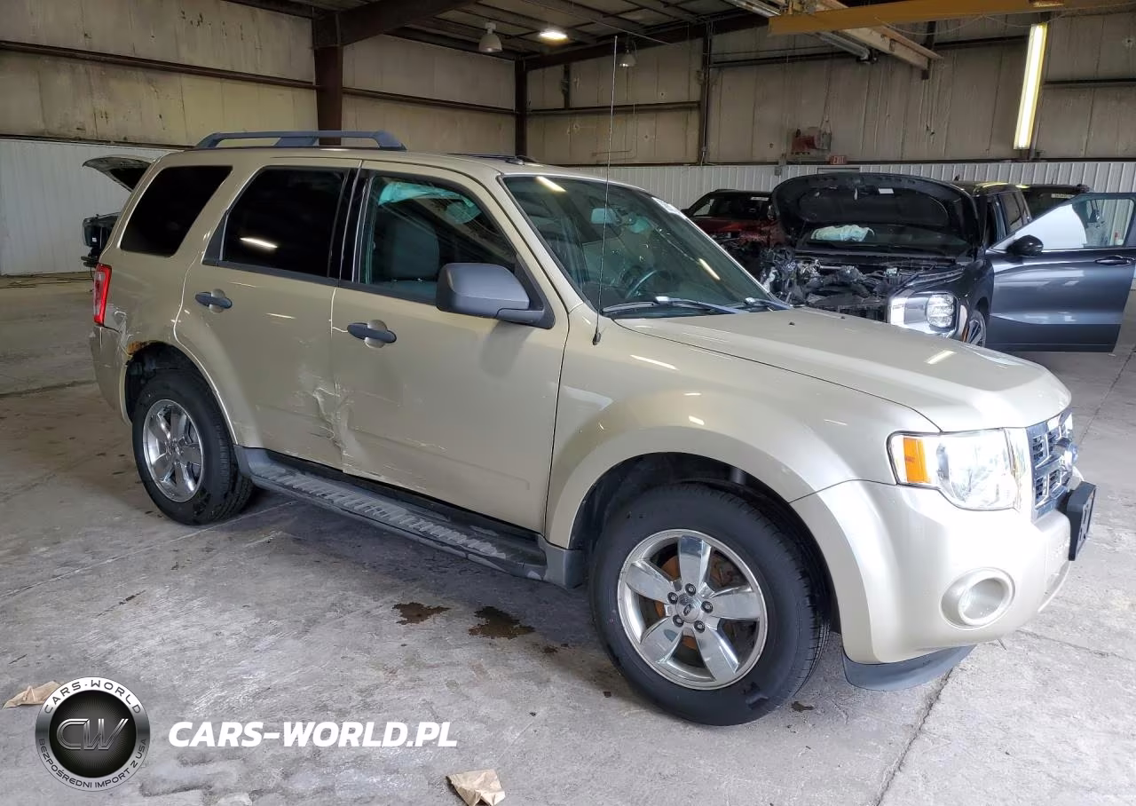2011 Ford Escape Xlt VIN:1FMCU0D78BKC16626 - 4